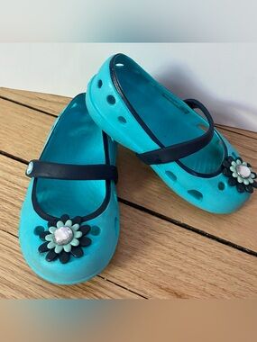 Crocs Shoes Toddler Girls 6 Keeley Petal Charm Flats Teal Blue Summer Outdoor